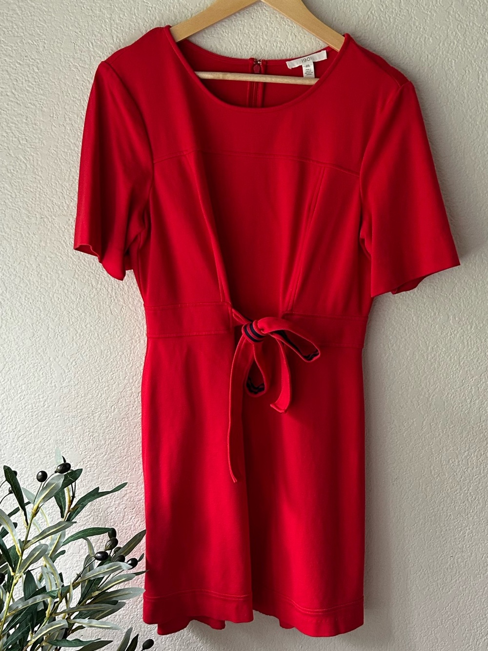 1901 Red Short Sleeve Tie-Waist Dress